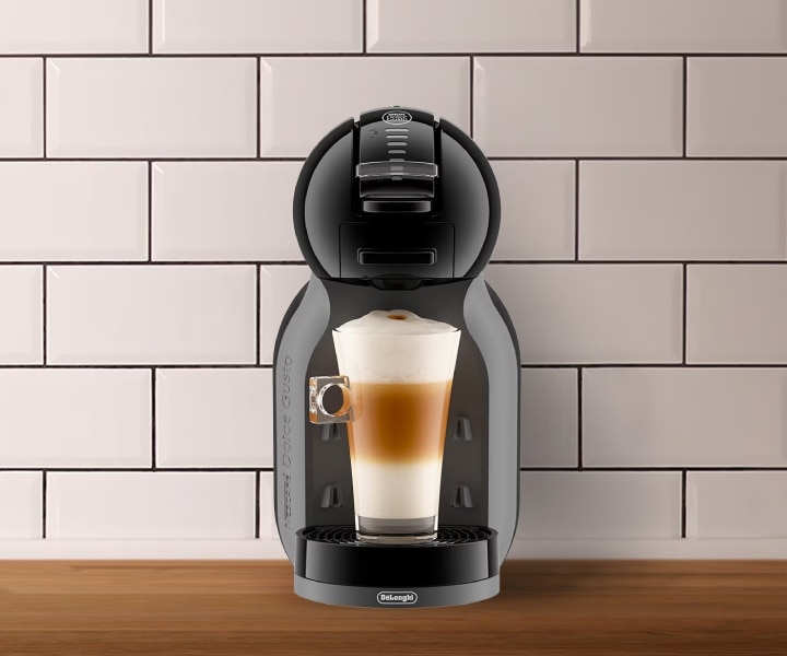 Primer plano Cafetera Mini Me Automática Negra Máquina de Café NESCAFÉ® Dolce Gusto®